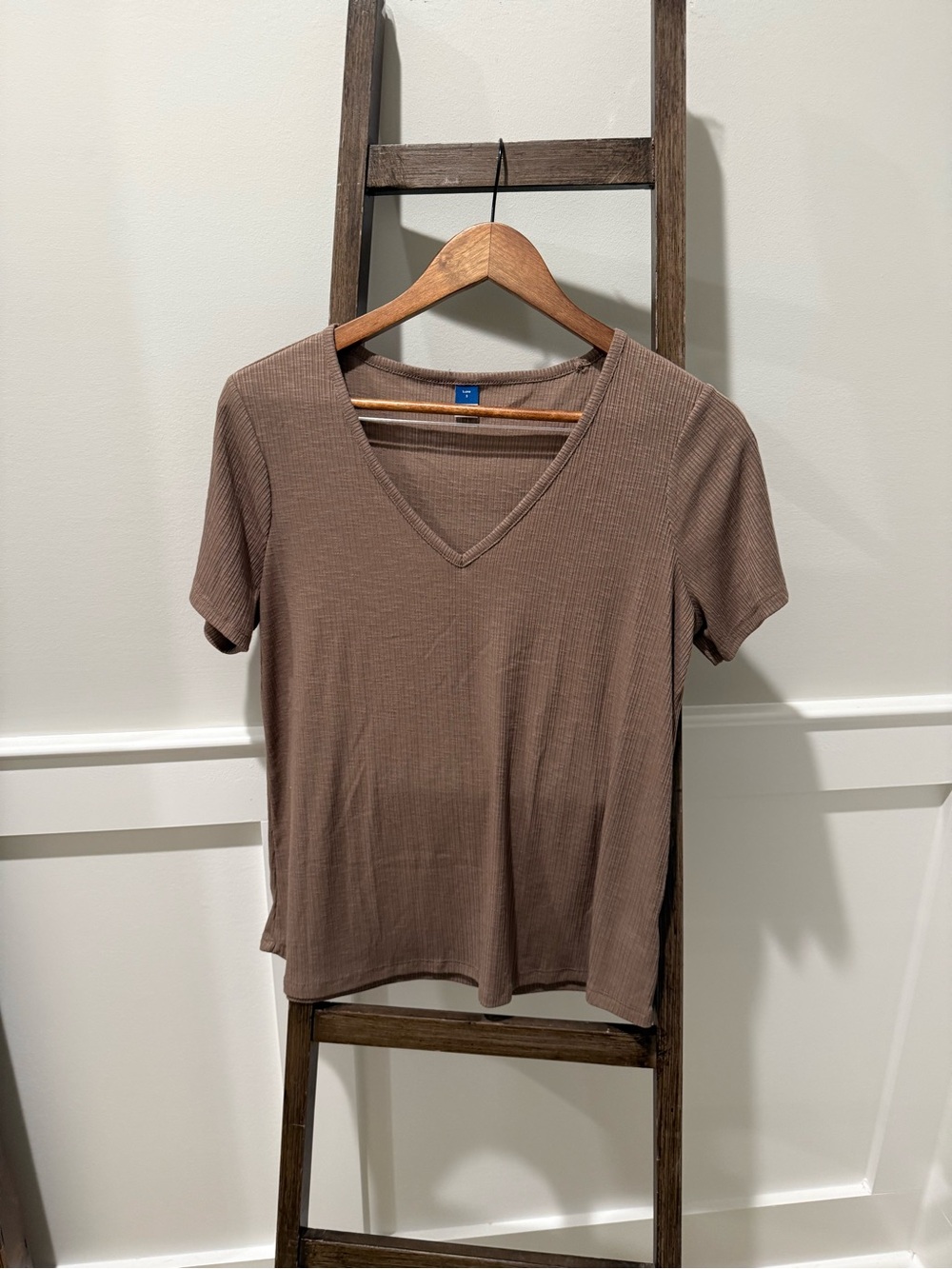 Old Navy Brown V-Neck Short Sleeve Tee